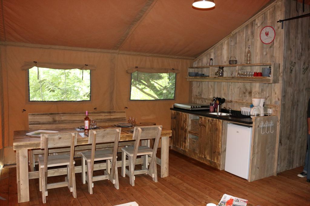 Camping Moulin De Chaules Saint-Constant Exterior foto